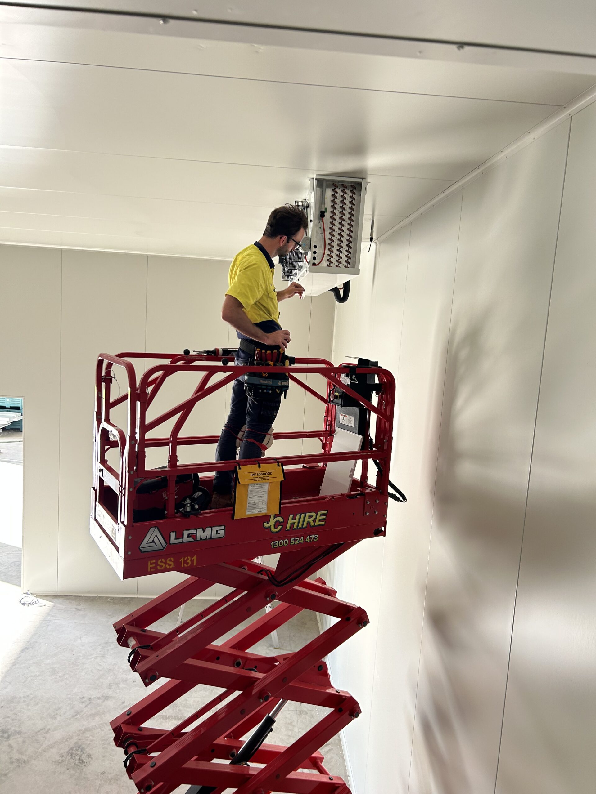 Professional On-Site Cold Room Installation Technician in Gympie